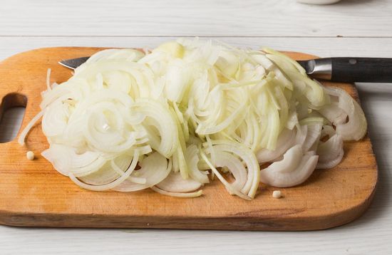 Slice the onions