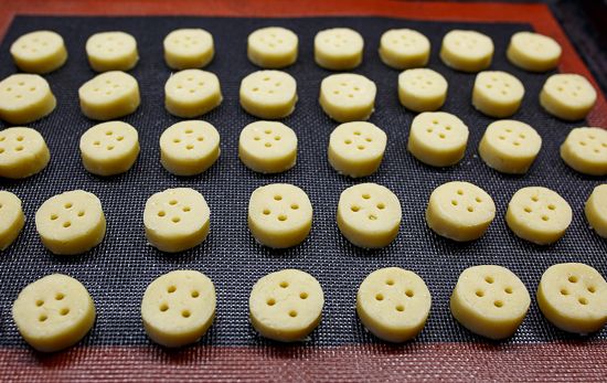 Button cookies