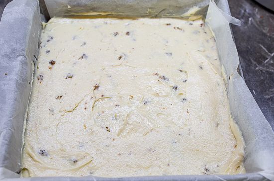 Assembling the cake