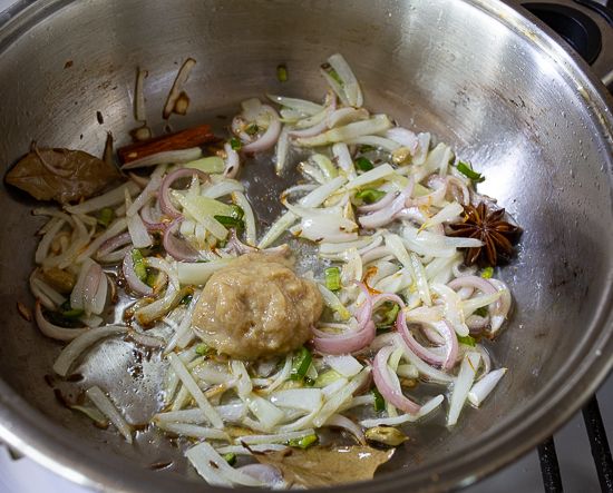 Add garlic and ginger paste