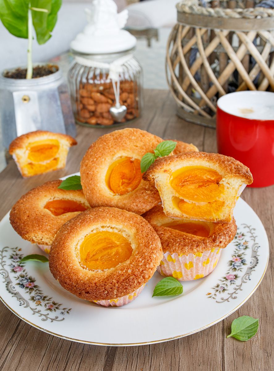 Fresh Apricot Muffins