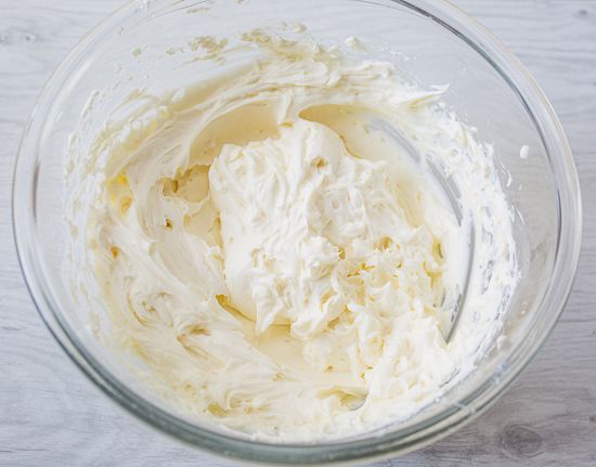 Cream cheese with condensed milk