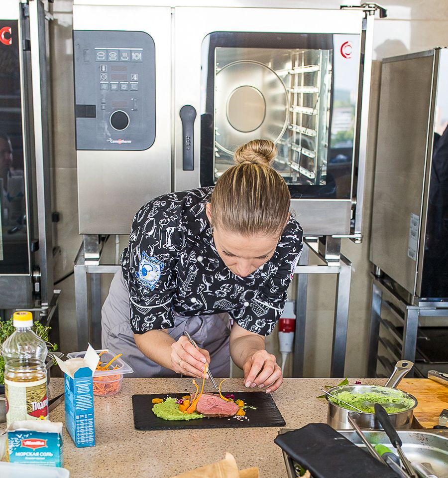 Tatyana Nazaruk leads a cooking class