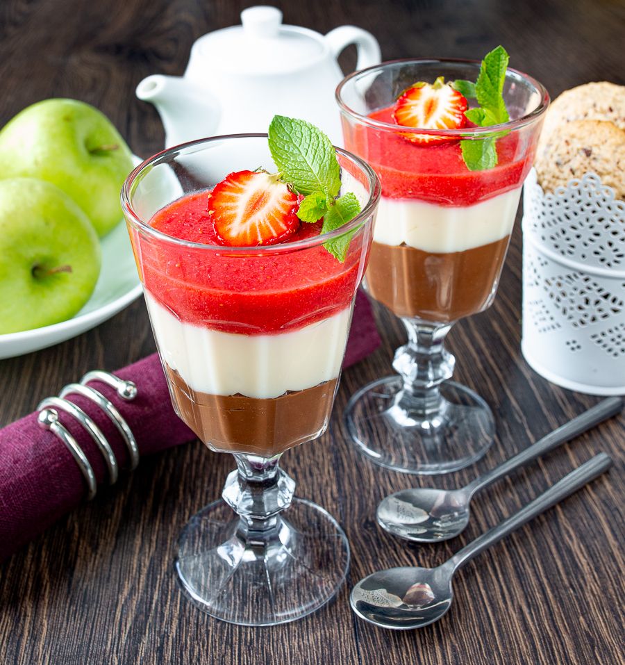 Neapolitan Pudding with Strawberries