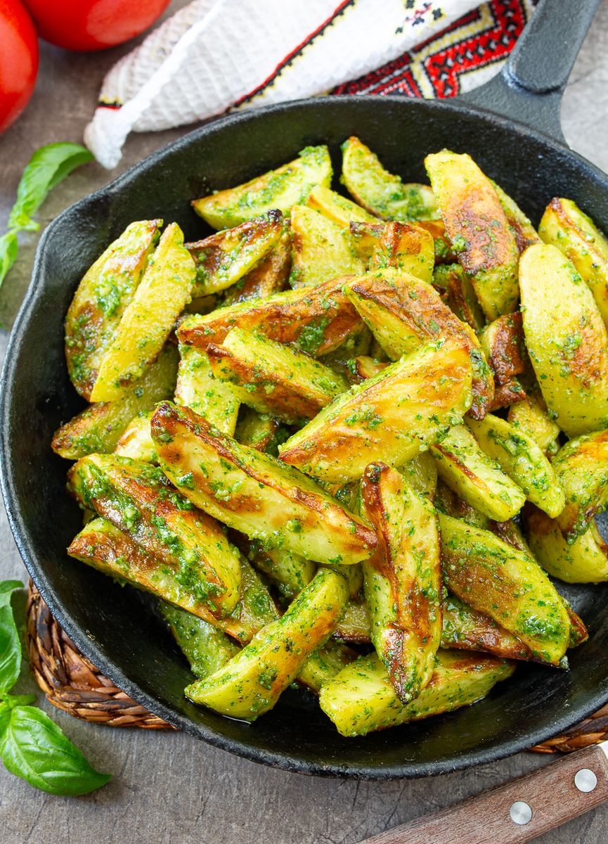 Baked Potato Wedges with Pesto