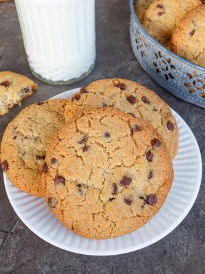 Sesame Chocolate Chip Cookies