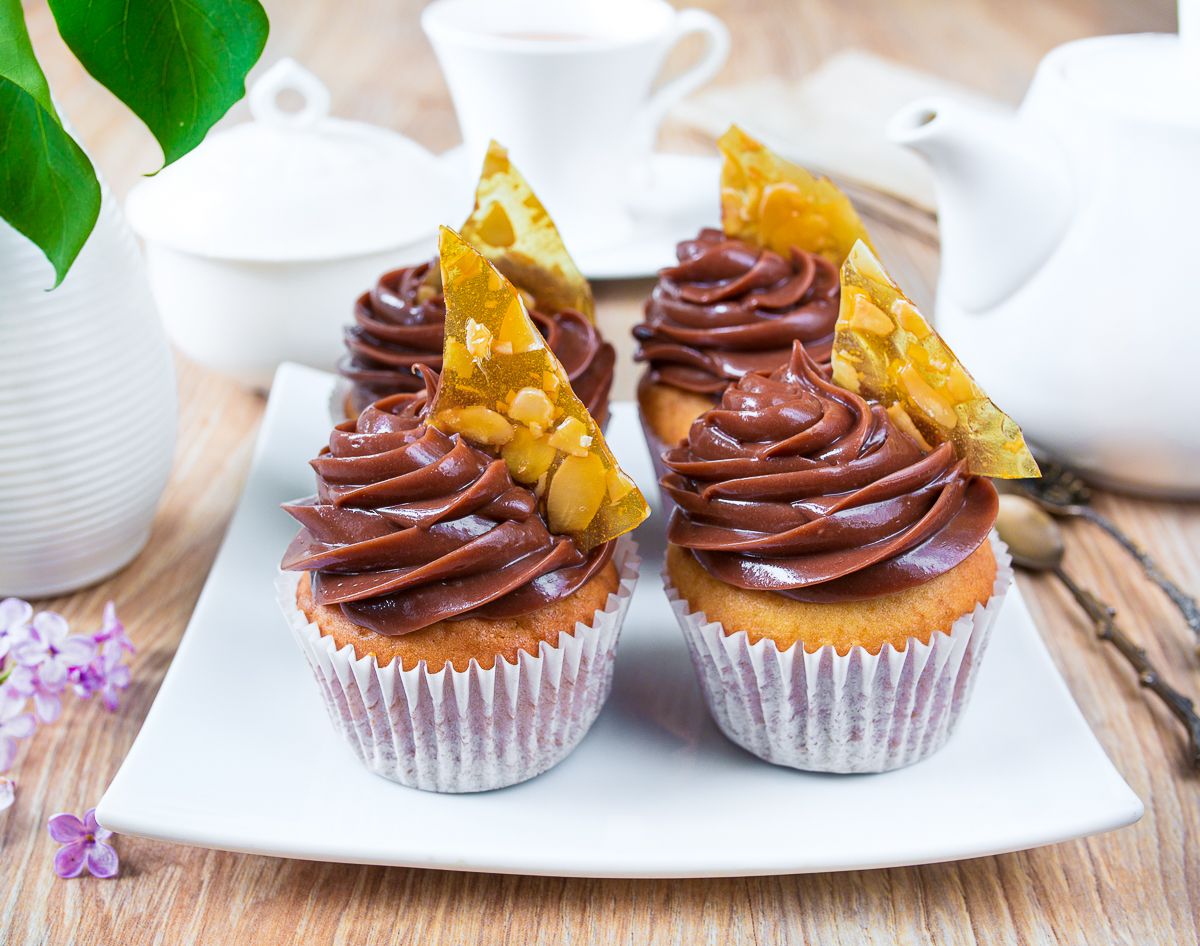 Vanilla Cupcakes with Nutella Frosting