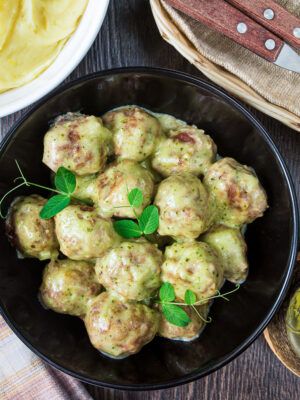Meatballs in Creamy Pesto Sauce