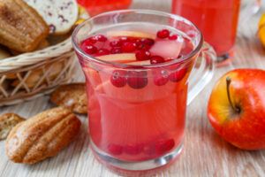 Apple and Cranberry Winter Tea with Ginger