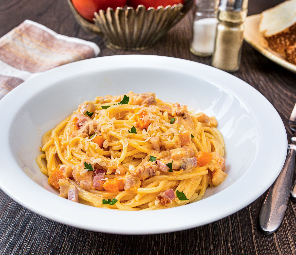 Creamy Pumpkin and Bacon Pasta