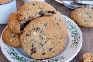 Double Peanut and Chocolate Chunk Cookies
