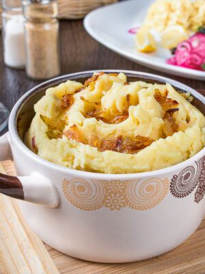 Cheesy Mashed Potatoes with Caramelized Onion