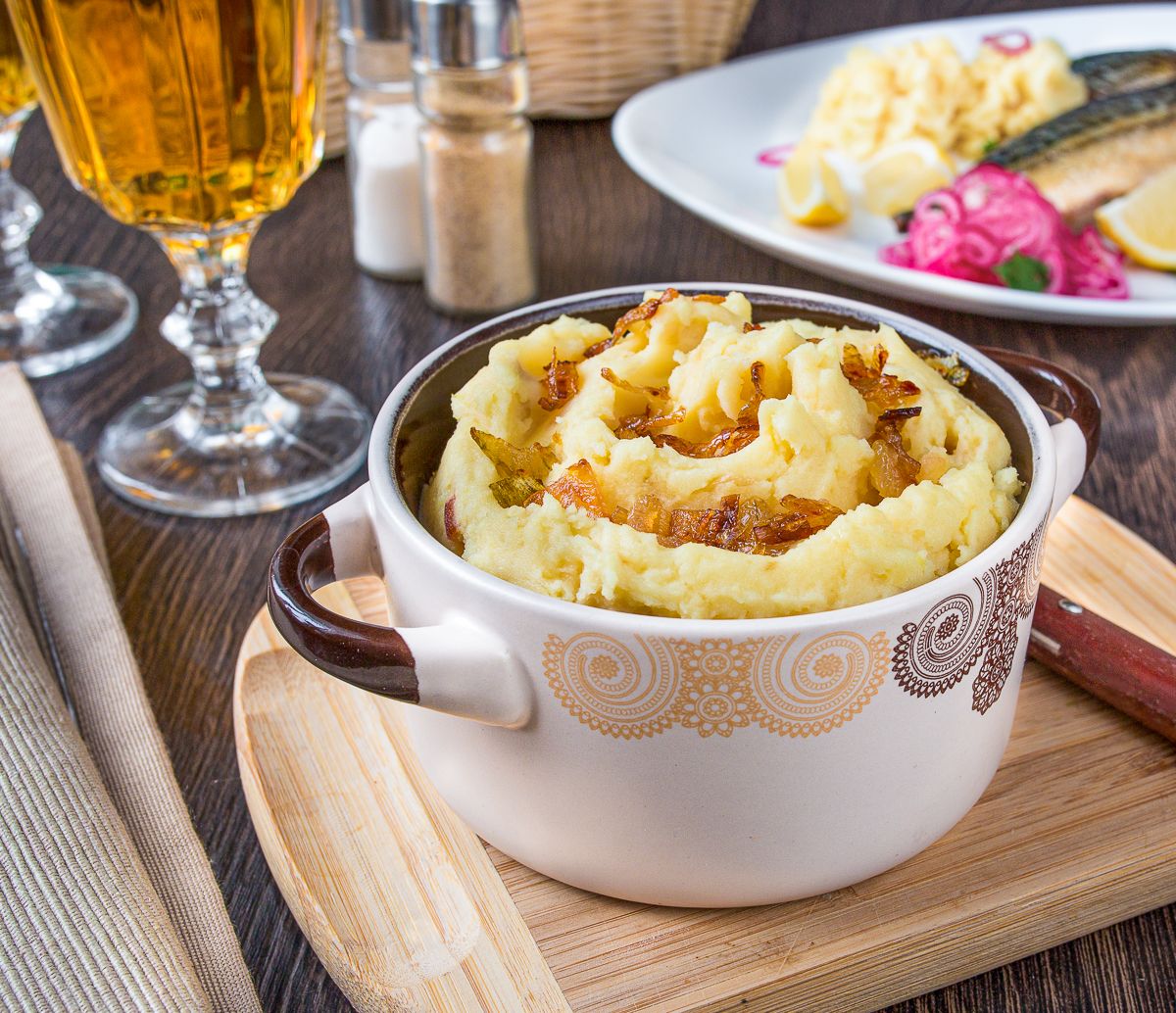 Cheesy Mashed Potatoes with Caramelized Onion