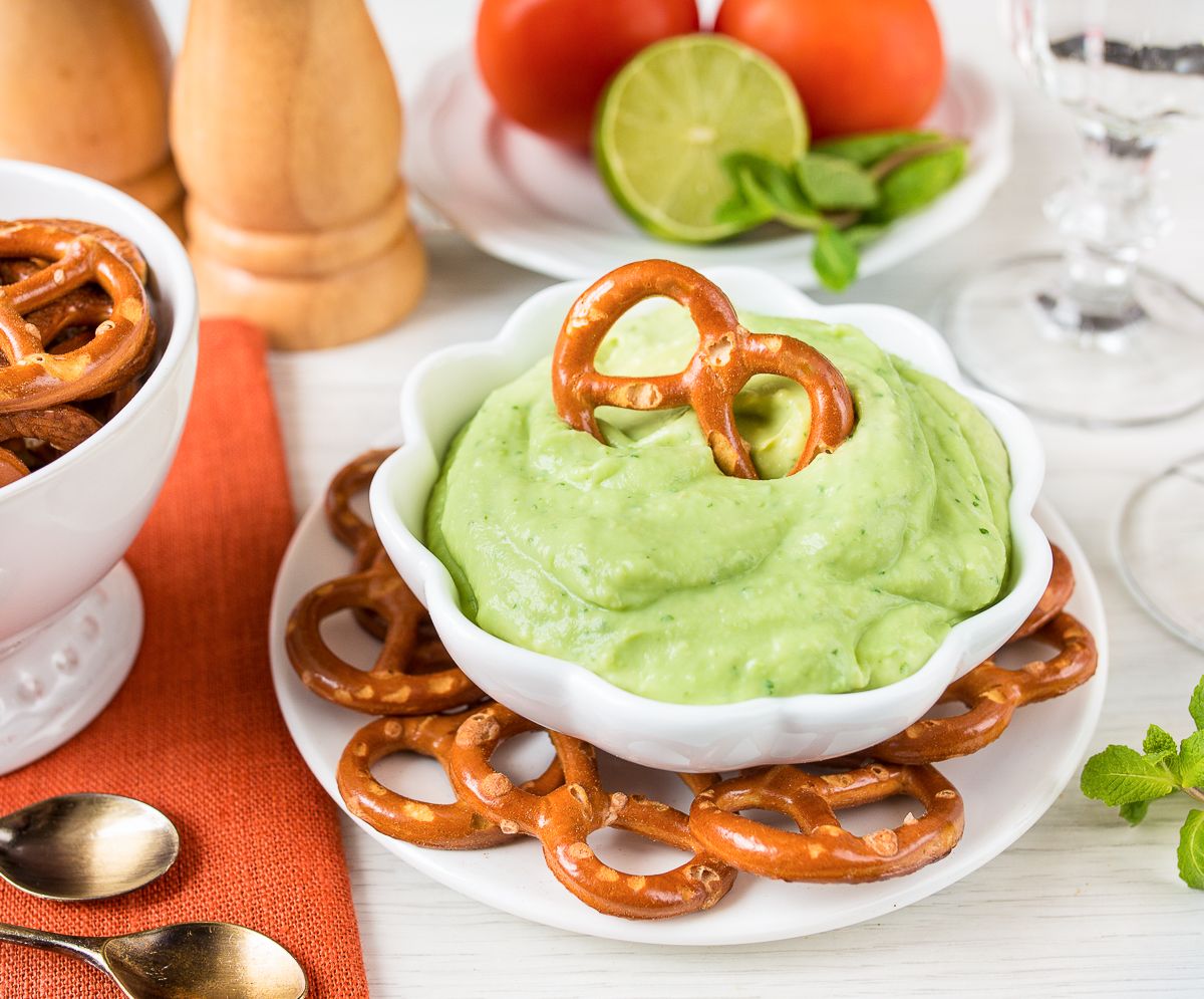 Creamy Avocado and Mint Dip