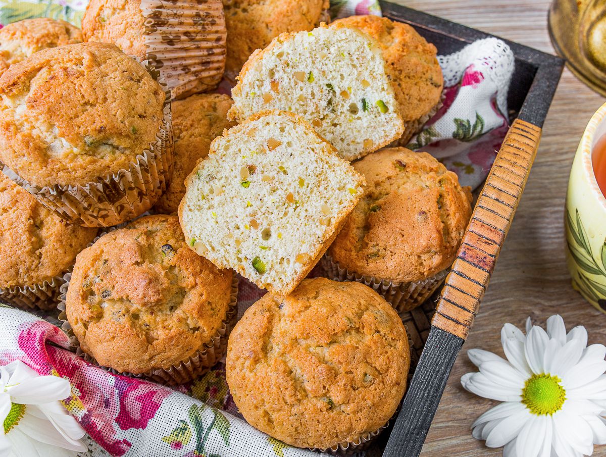 Fluffy Egg White Nut Muffins