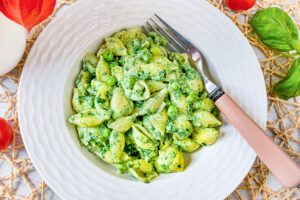 Creamy Green Pasta with Spinach and Peas