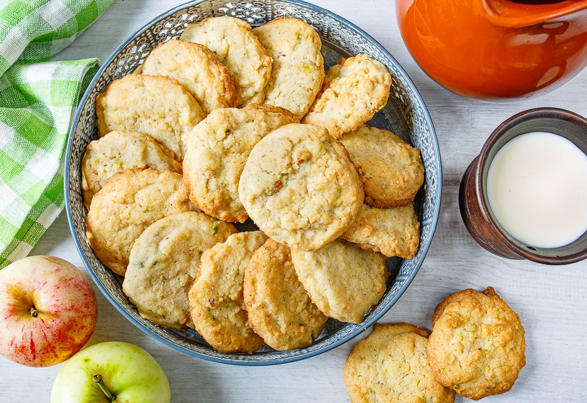 Oatmeal Mixed Nut Cookies