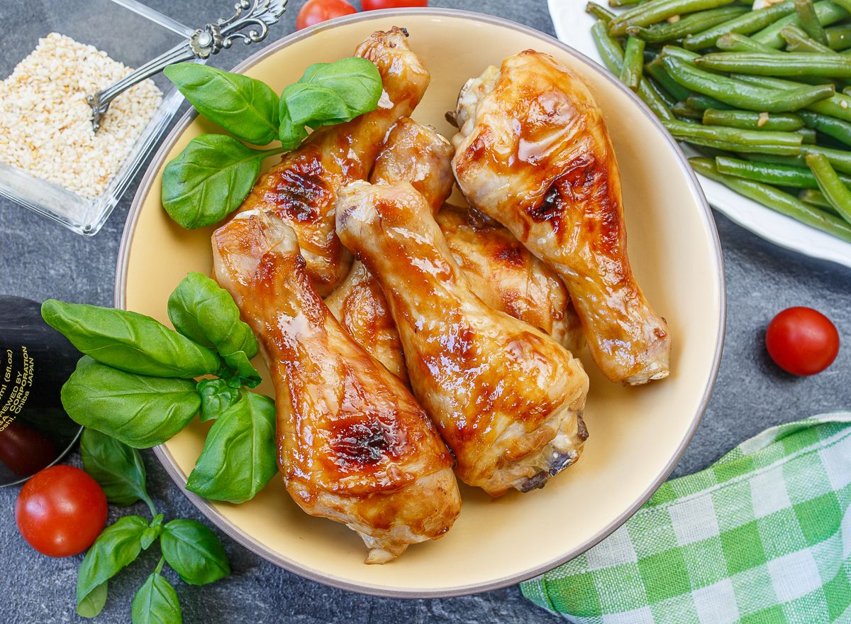 Baked Chicken Drumsticks in Sesame Glaze