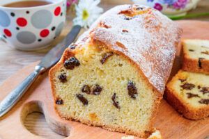 Easy Raisin Loaf Cake