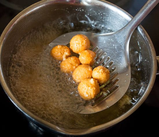 Deep-fry the puffs