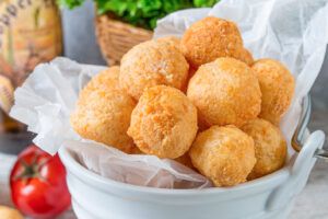Spicy Cheese Puffs