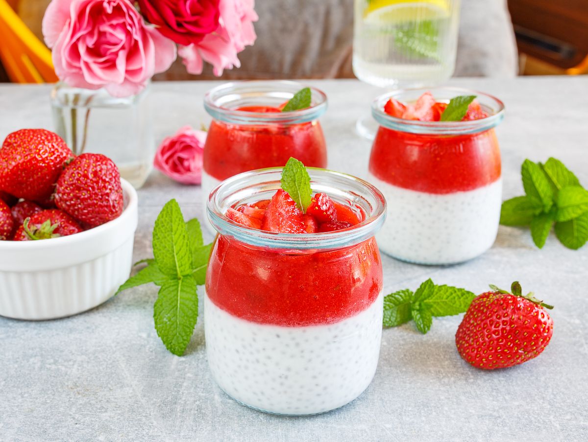 Strawberry Yogurt Chia Pudding