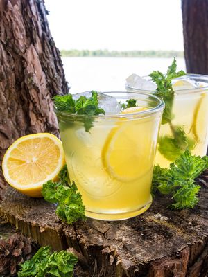 Iced Green Tea with Honey and Lemon