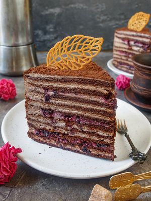 Chocolate Honey Cake with Black Currant